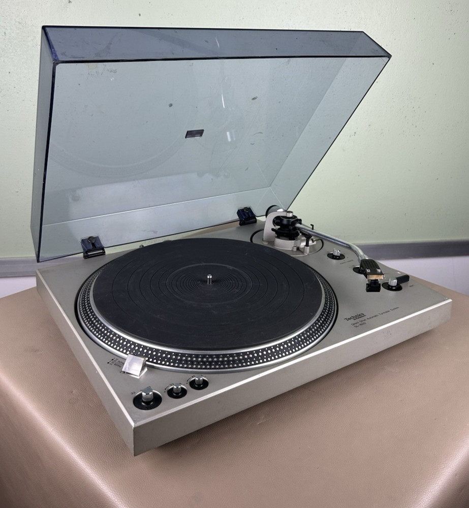 TECHNICS SL-1600 STEREO TURNTABLE (READ DESCRIPTION)