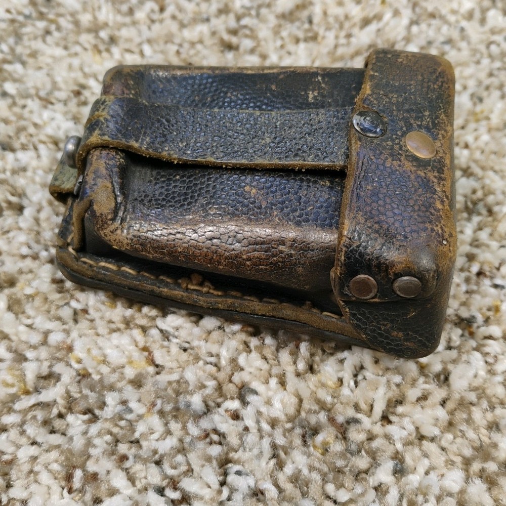 WW2 German K98 ? Single Leather Ammo Pouch With Belt Loop