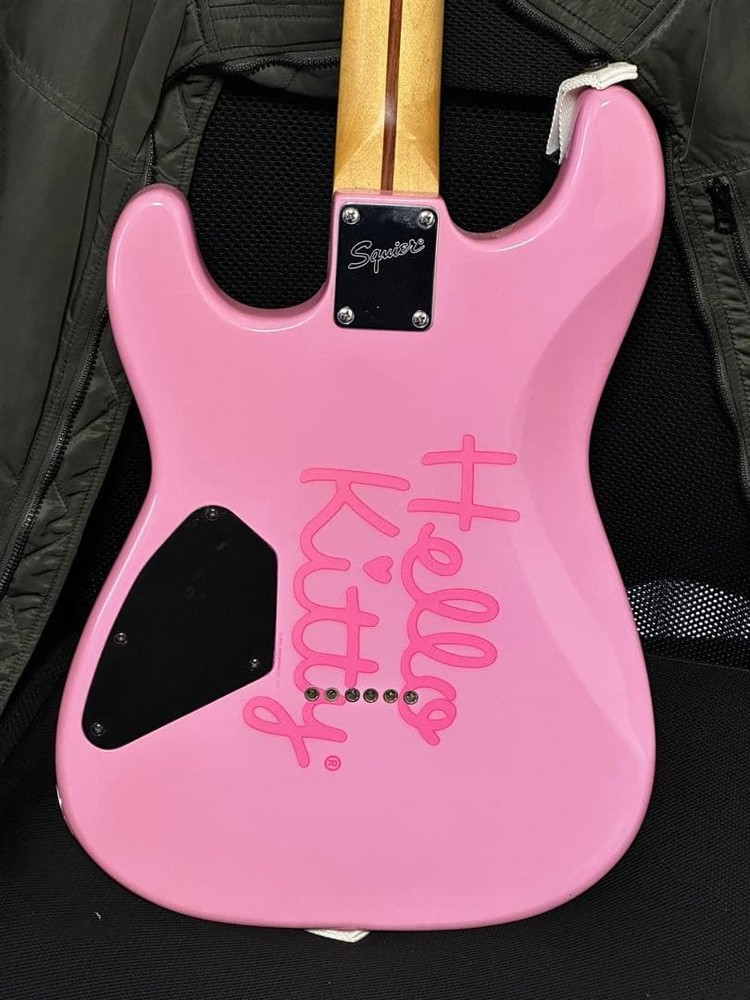 Squier Hello Kitty Electric Guitar Pink