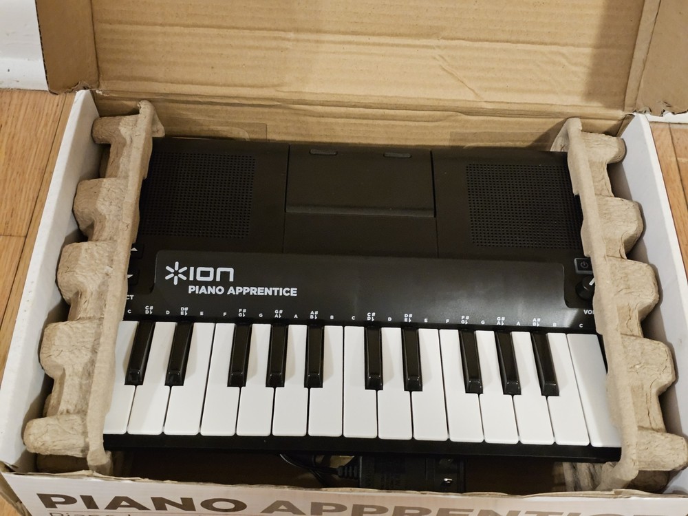 Ion Piano Apprentice Learning System iPad iPod iPhone Learn To Play Complete