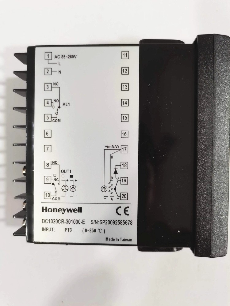1pcs Honeywell Temperature Controller DC1020CR-301000-E