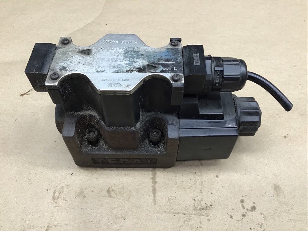 Sewon-Yukon DSG-03-2B3-A100-50 Directional Valve #55C19PR4
