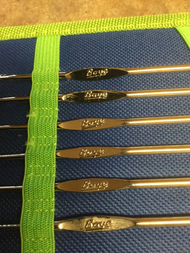 The Crochet Dude Organizer With 6 Boye Hooks