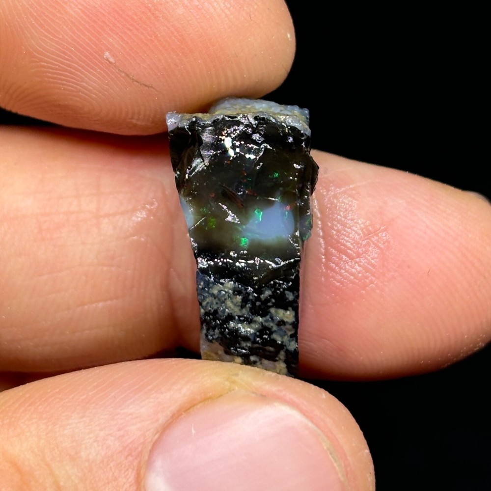 Single Fine Grade Black Nevada Opal Stone Cutter