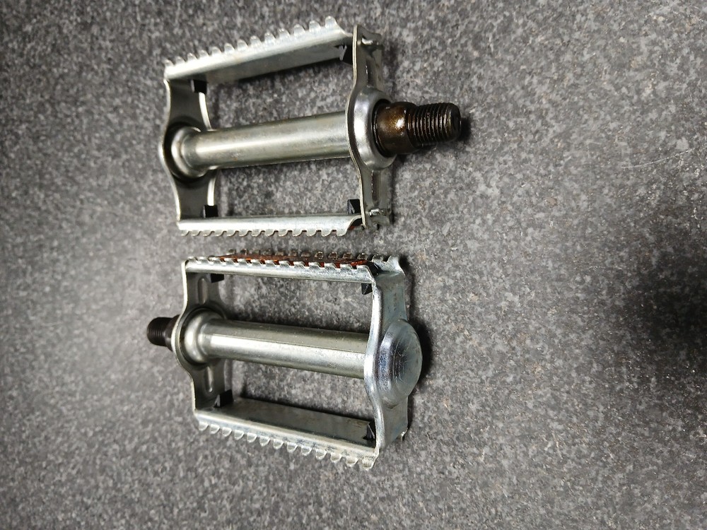 VINTAGE BICYCLE PEDALS, 1/2"X20 THREAD, R AND L THREADED