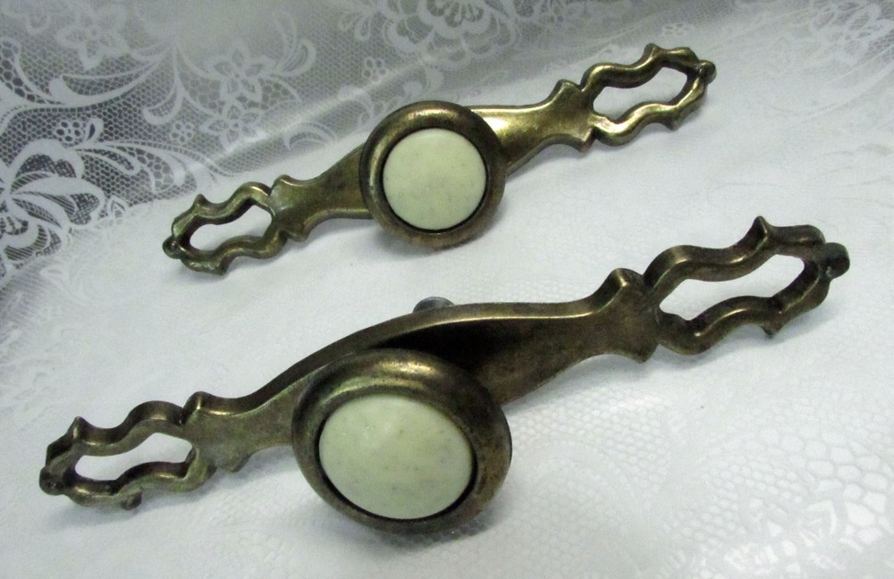 Vintage Brass DRAWER PULLS Knobs Button Handle w Back Plates Canada CK3144 SP13