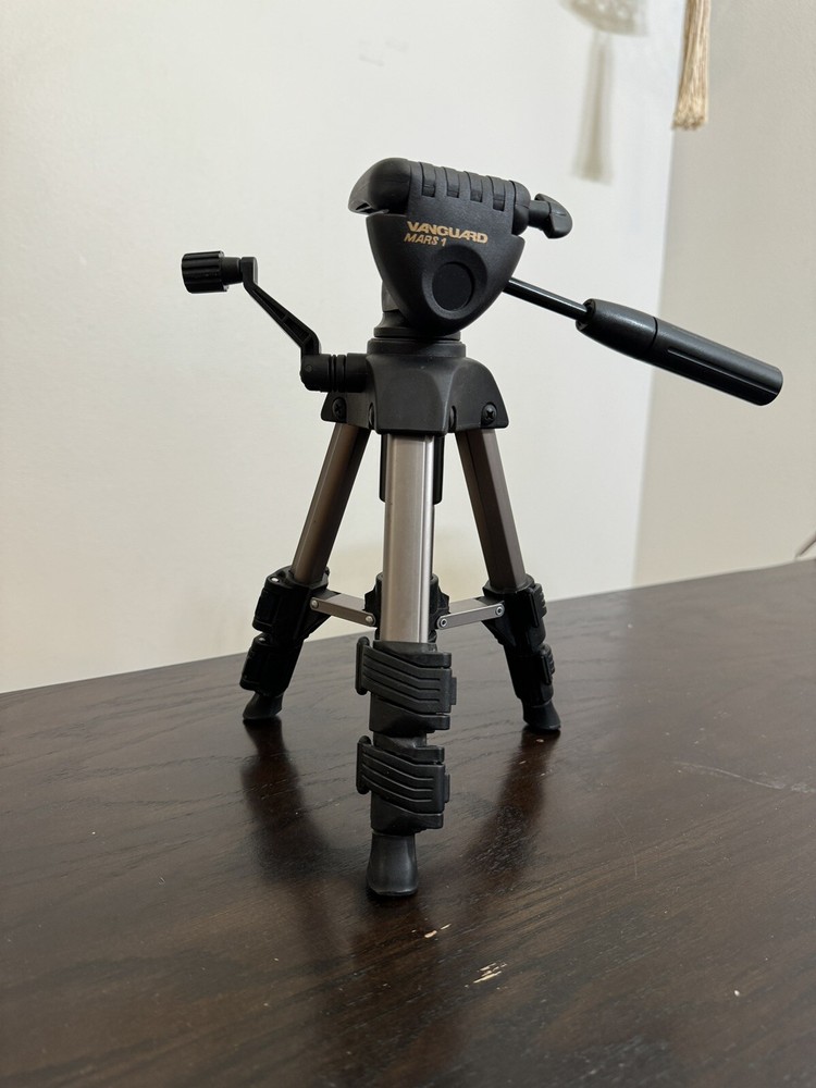 Vanguard Mars 1 Expandable Tripod Mini & Sturdy. Great Condition