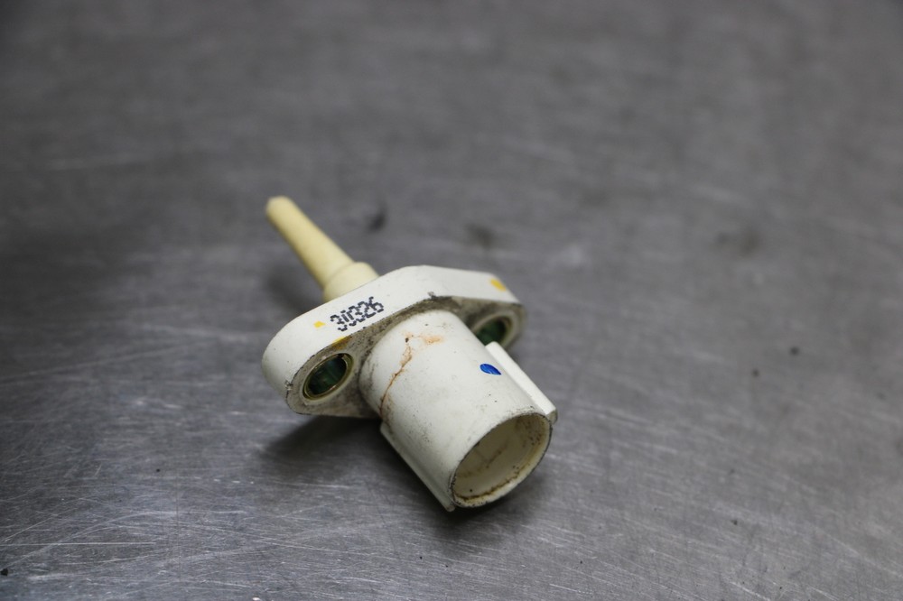 03-04 Honda 600RR Air Temperature Temp Sensor