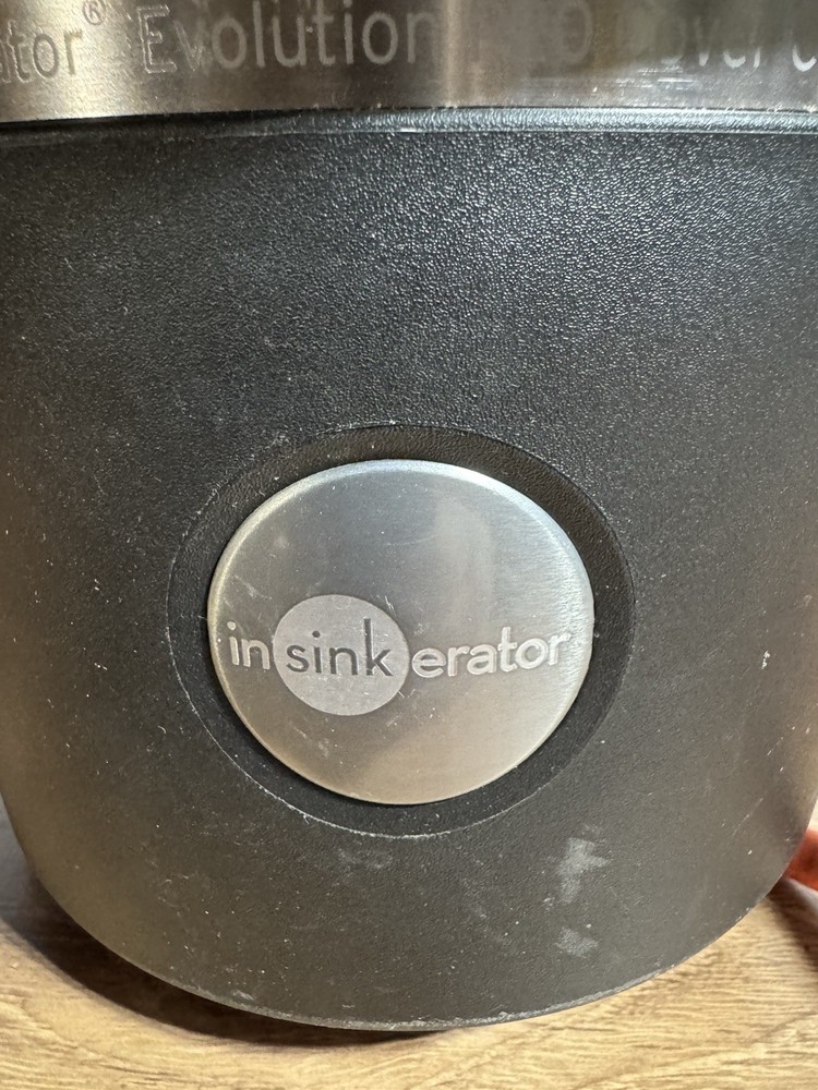 INSINKERATOR PRO COVER CONTROL PLUS GARBAGE DISPOSAL 7/8HP Solid Unit!!