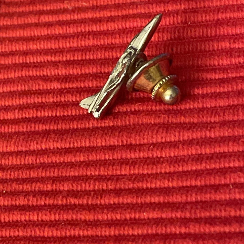 LOCKHEED GOLD HAT PIN US AIR FORCE (FB)