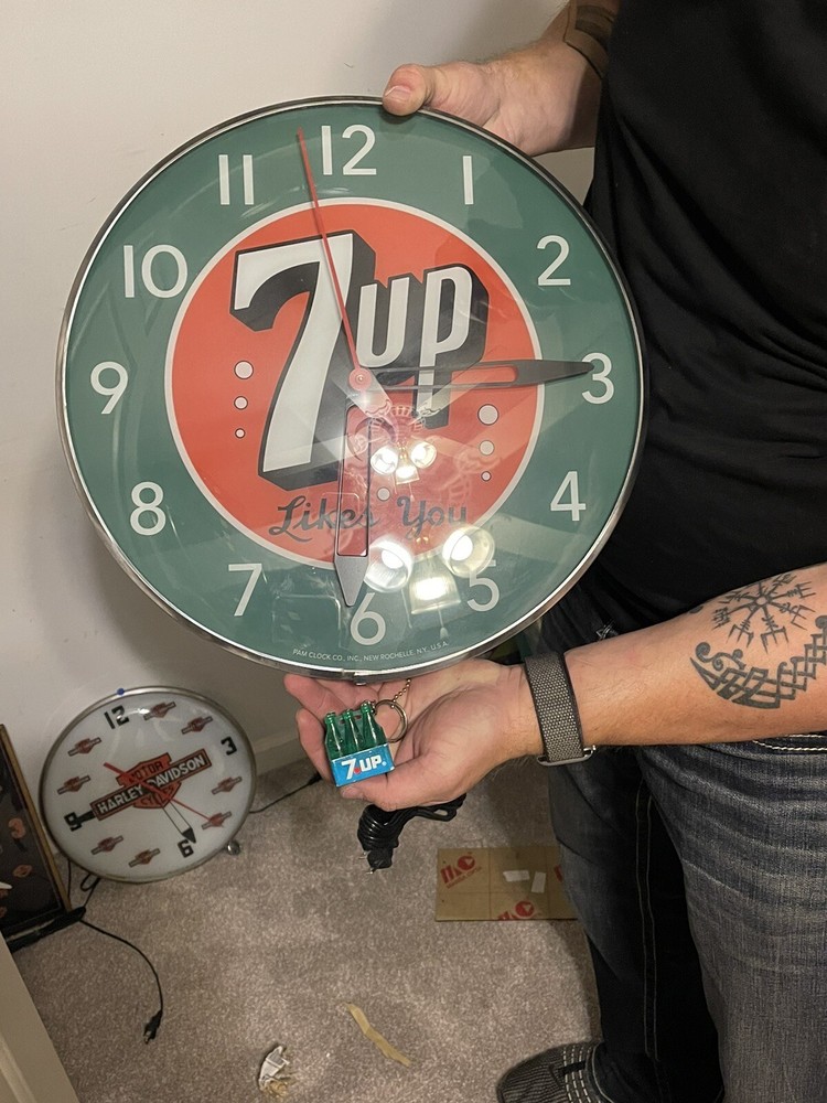7up Pam Clock