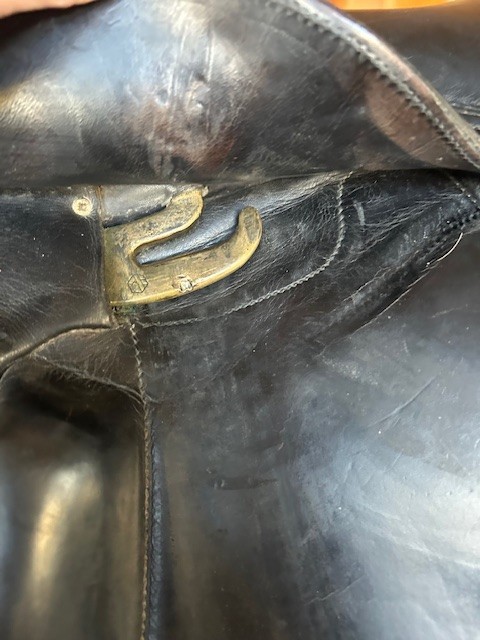 Devoucoux Dressage Saddle 17 used