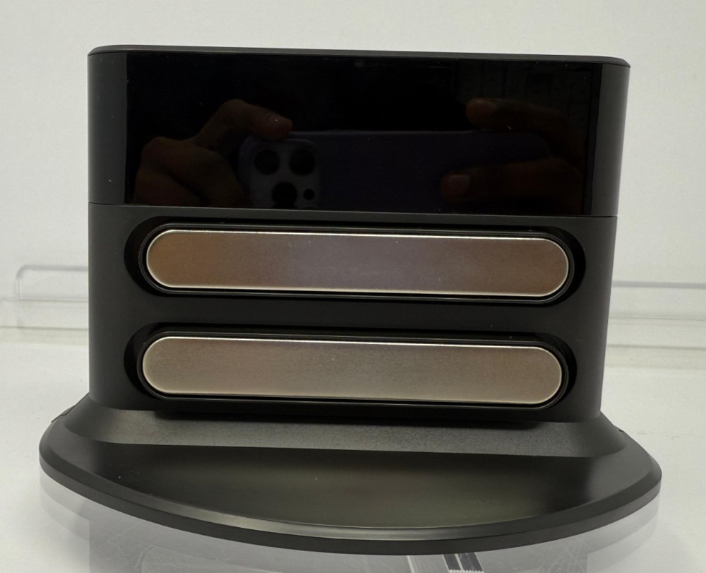 Neato Robotics D10 Intelligent Robotic Vacuum