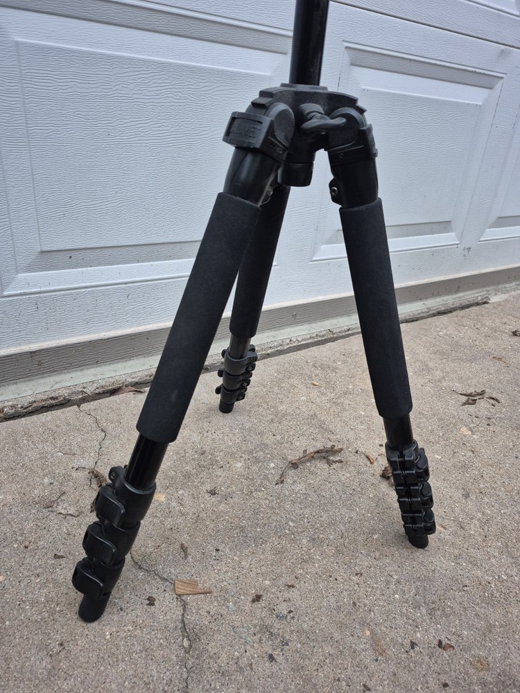 Calumet Tripod multi height adjustable