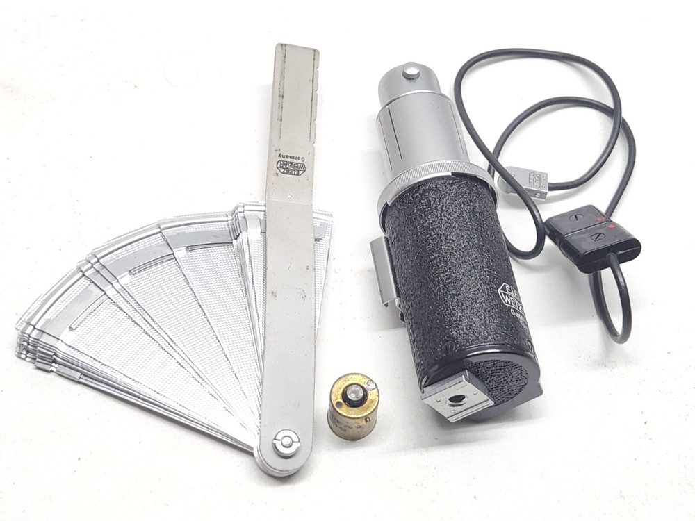 Leitz Germany Synchronblitzer Flash Camera Accessory w/ Box Untested