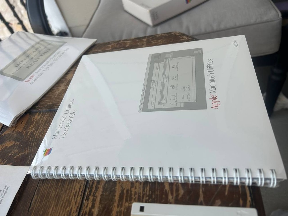 Apple Macintosh System Software Update Version 5.0 Boxed w Disks Manuals