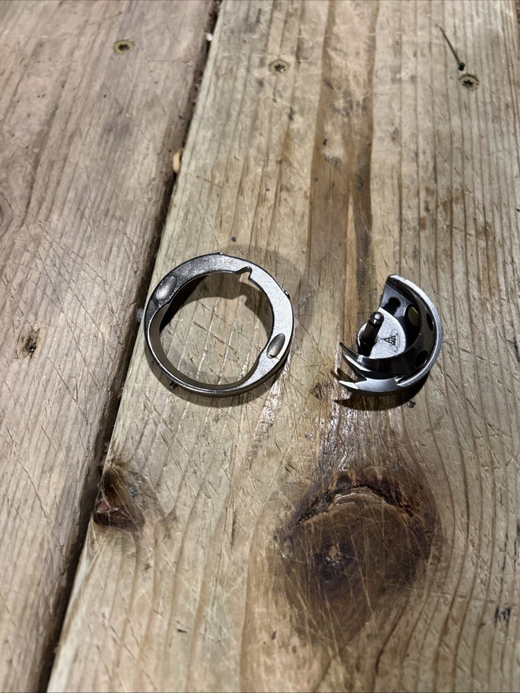 Singer 1120 Sewing Machine Bobbin Assembly