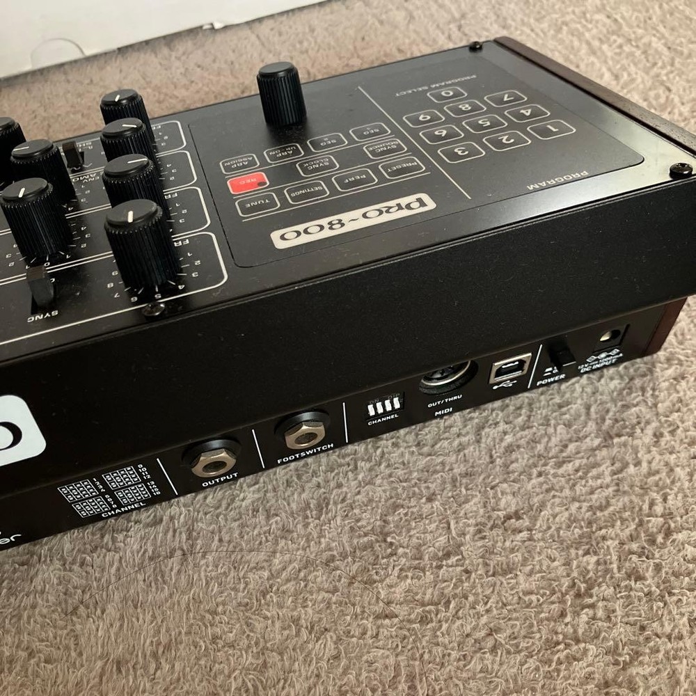 Behringer Pro-800 Synthesizer