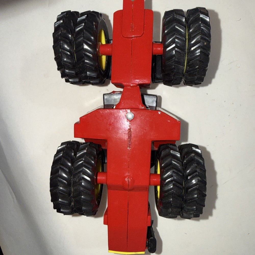Scale Models - Versatile 836 Tractor With Duals - 1:32 Diecast