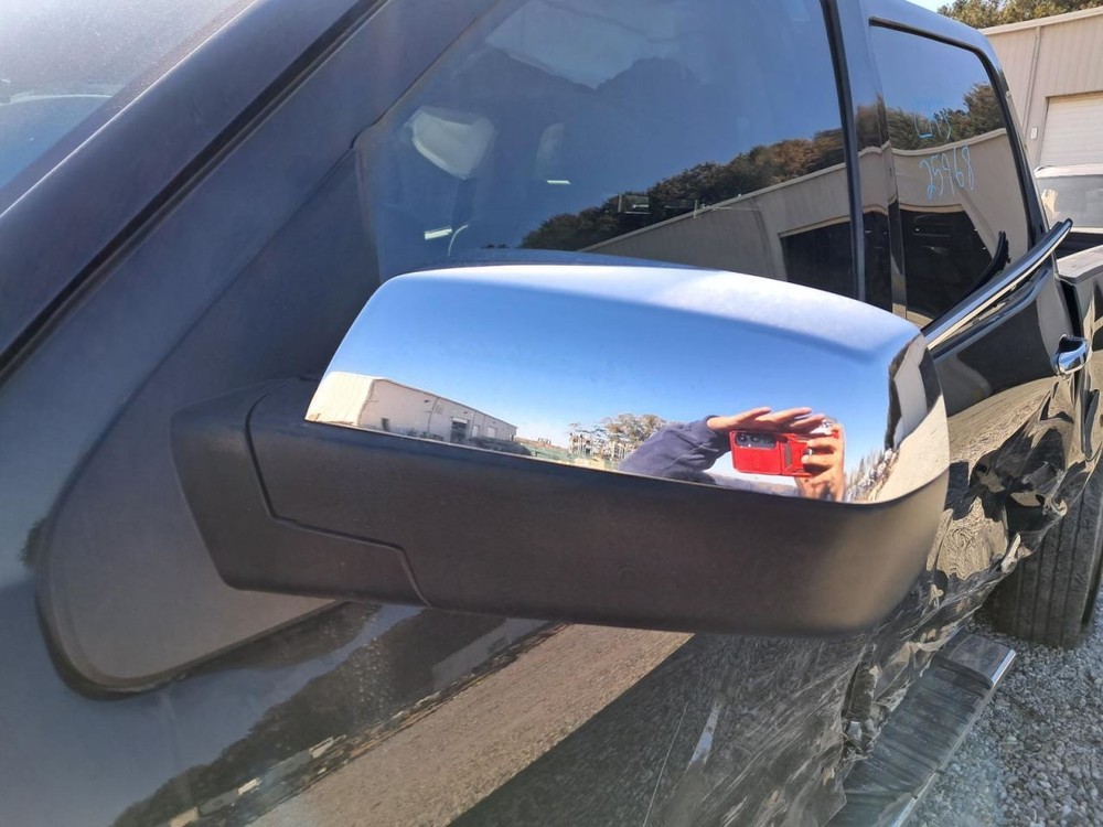SILVRDO15 2015 Glove Box 4863588