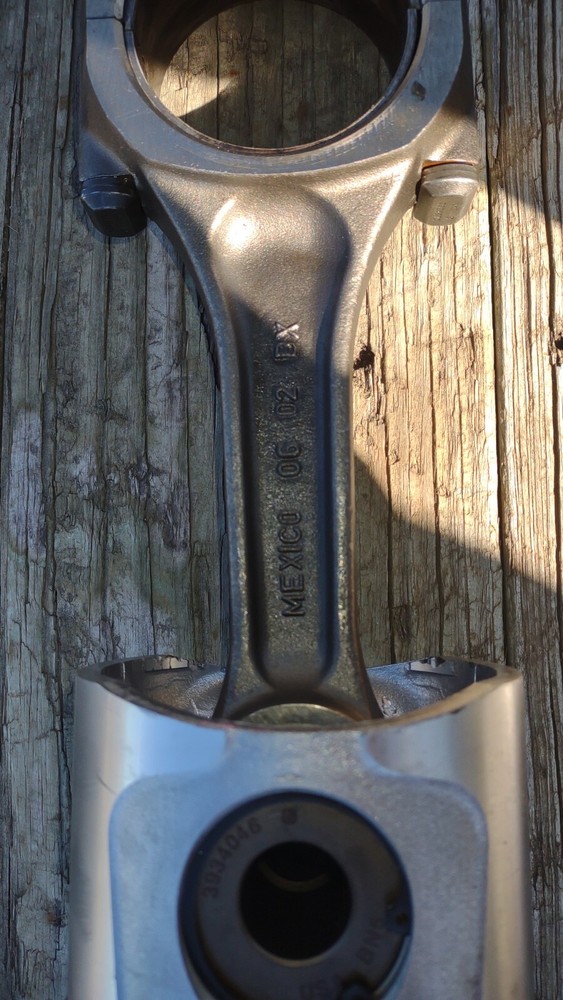 Cummins ISC 8.3CR Connecting Rod and Piston no1