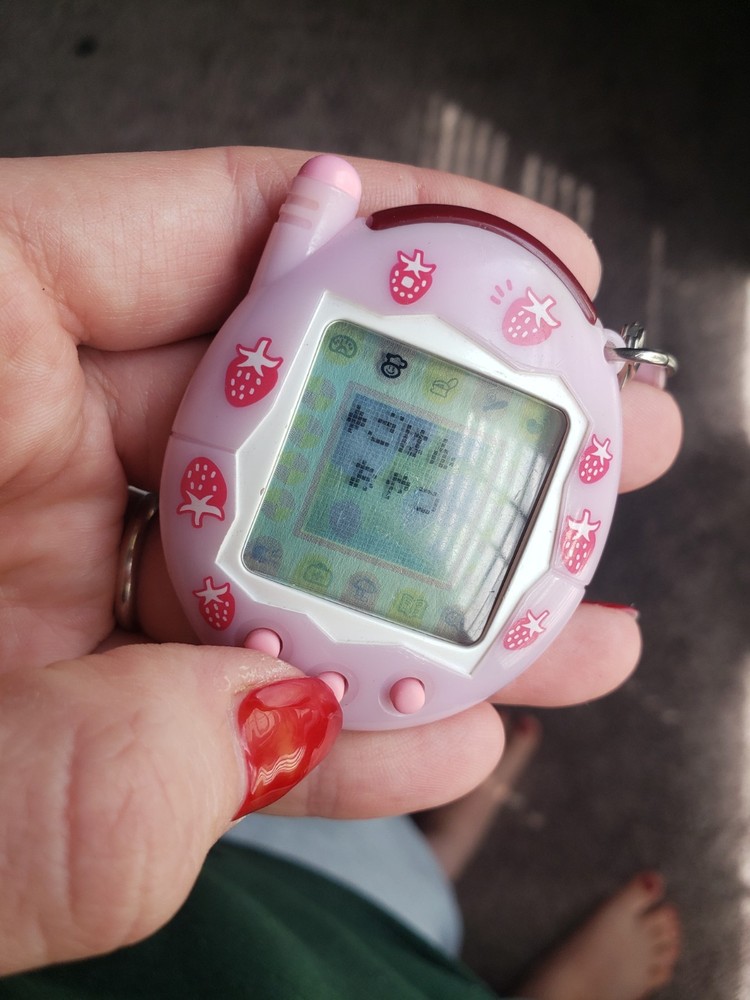 Tamagotchi Connection Plus Strawberry Milk Shell Japanese TESTED