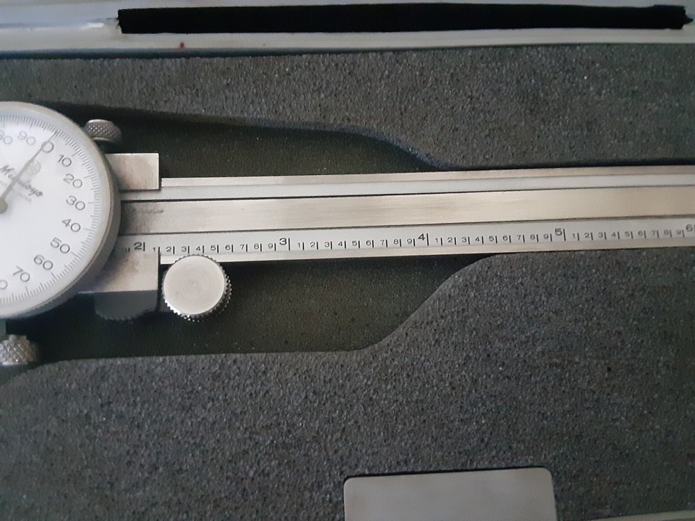 MITUTOYO 505-626 CALIPER W/ CASE