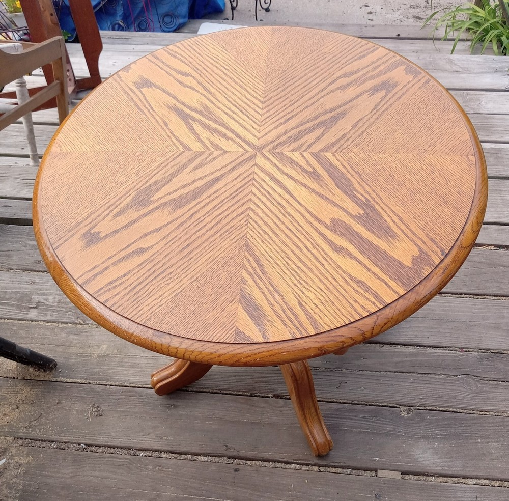 Round Oak End Table / Side Table (ET750)