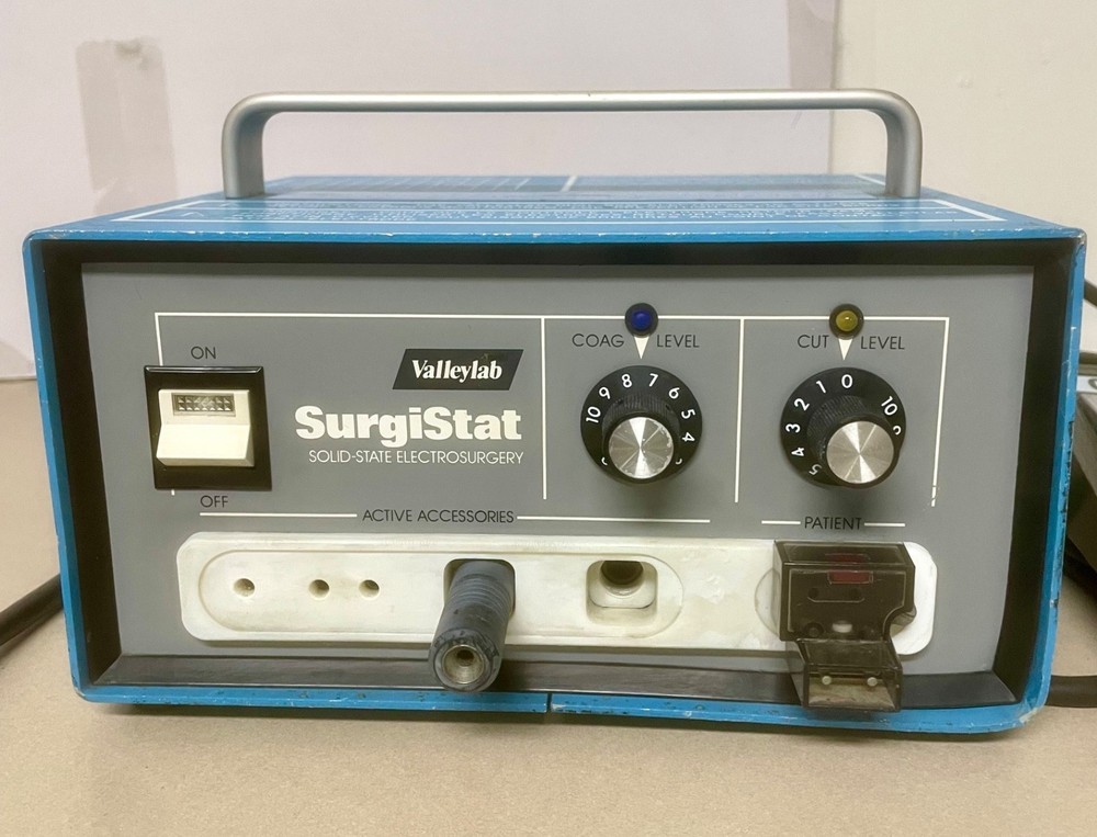 Valleylab SurgiStat Solid State Electrosurgery Unit w/ Footswitch