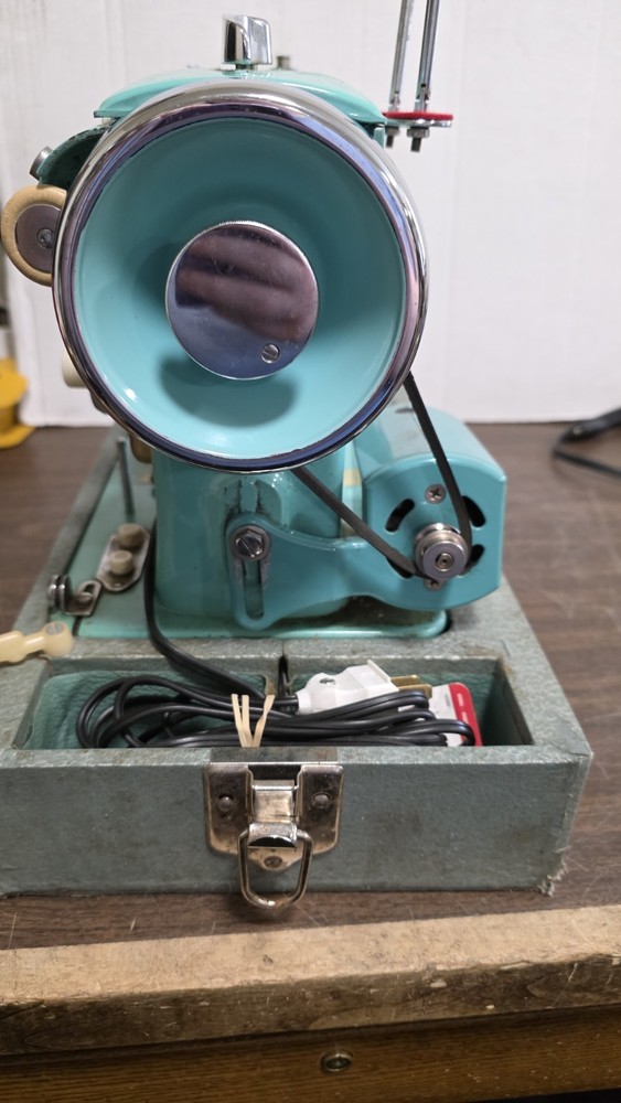 Fleetwood 767-B Deluxe Sewing Machine
