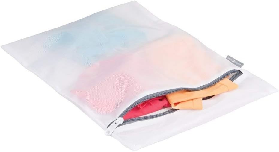 Durable Medium Mesh Laundry Bag with Zipper - Ideal for Organizing Delicates