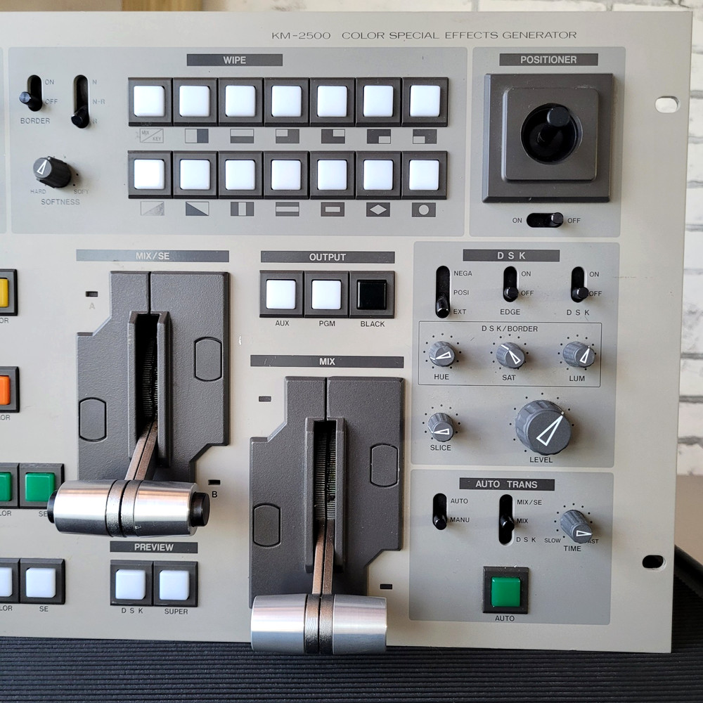 JVC KM-2500 Digital Special Effects Generator Controller W/ Main Unit Tested