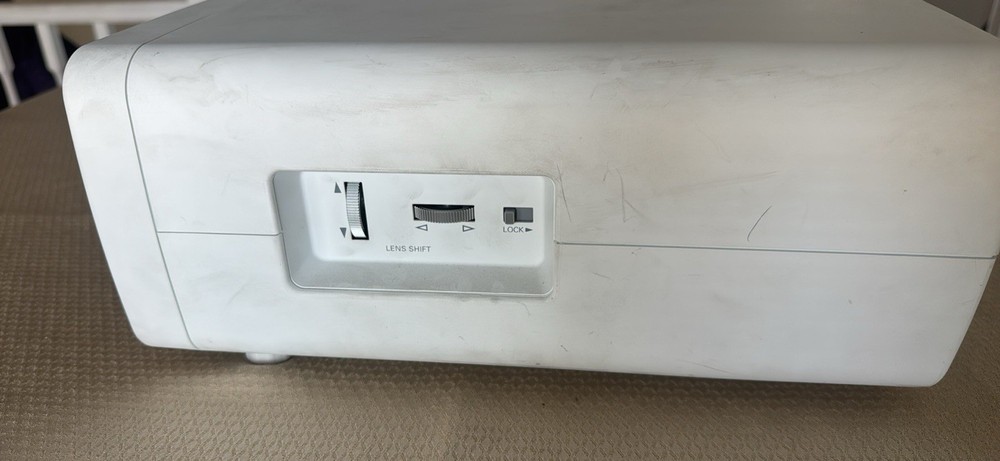 Sanyo PLV-Z2000 Projector 716 Hours