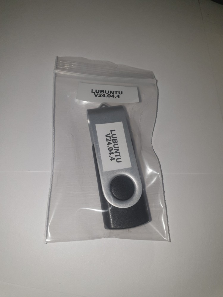 Linux Lubuntu V24.04.4 64-bit, Bootable Live and Install USB Flash Drive