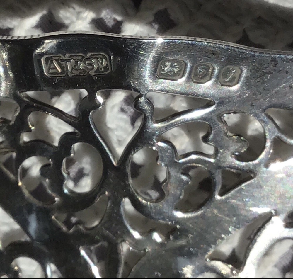 1966 Solid Silver Scalloped Openwork Bowl - Hallmarked A Taite & Sons Ltd. 88g.