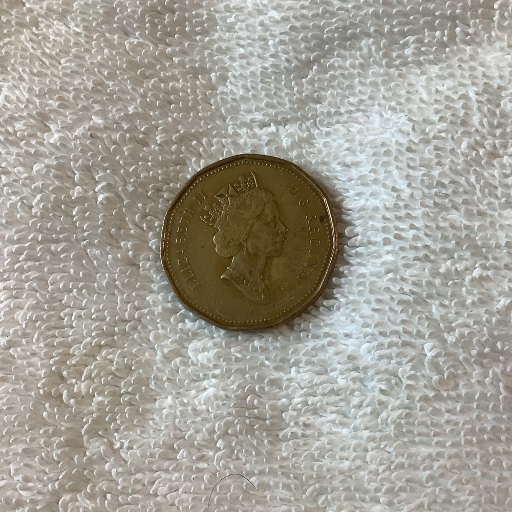 1990 Canada One (1) Dollar "Elizabeth ll" Coin
