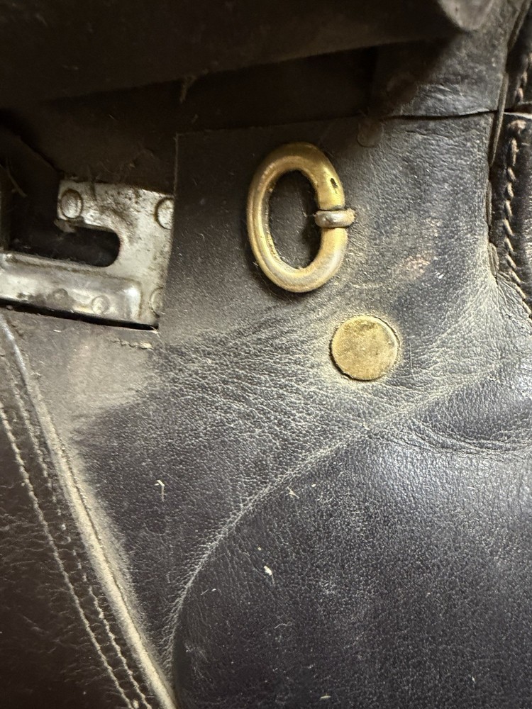 Silver Fox 17" English Saddle