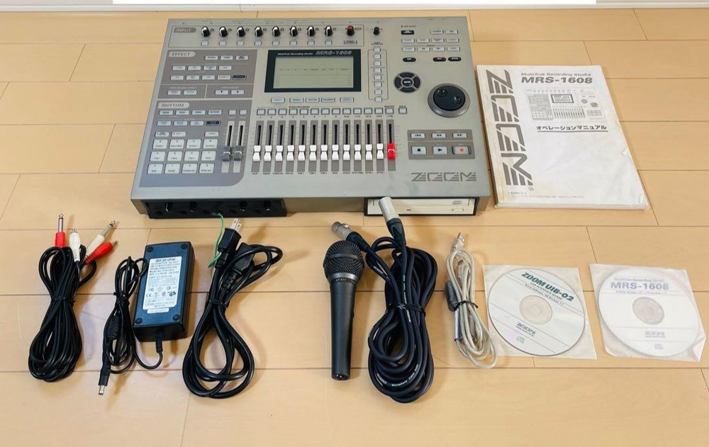Zoom MRS-1608 Multi-Track Recorder working from japan