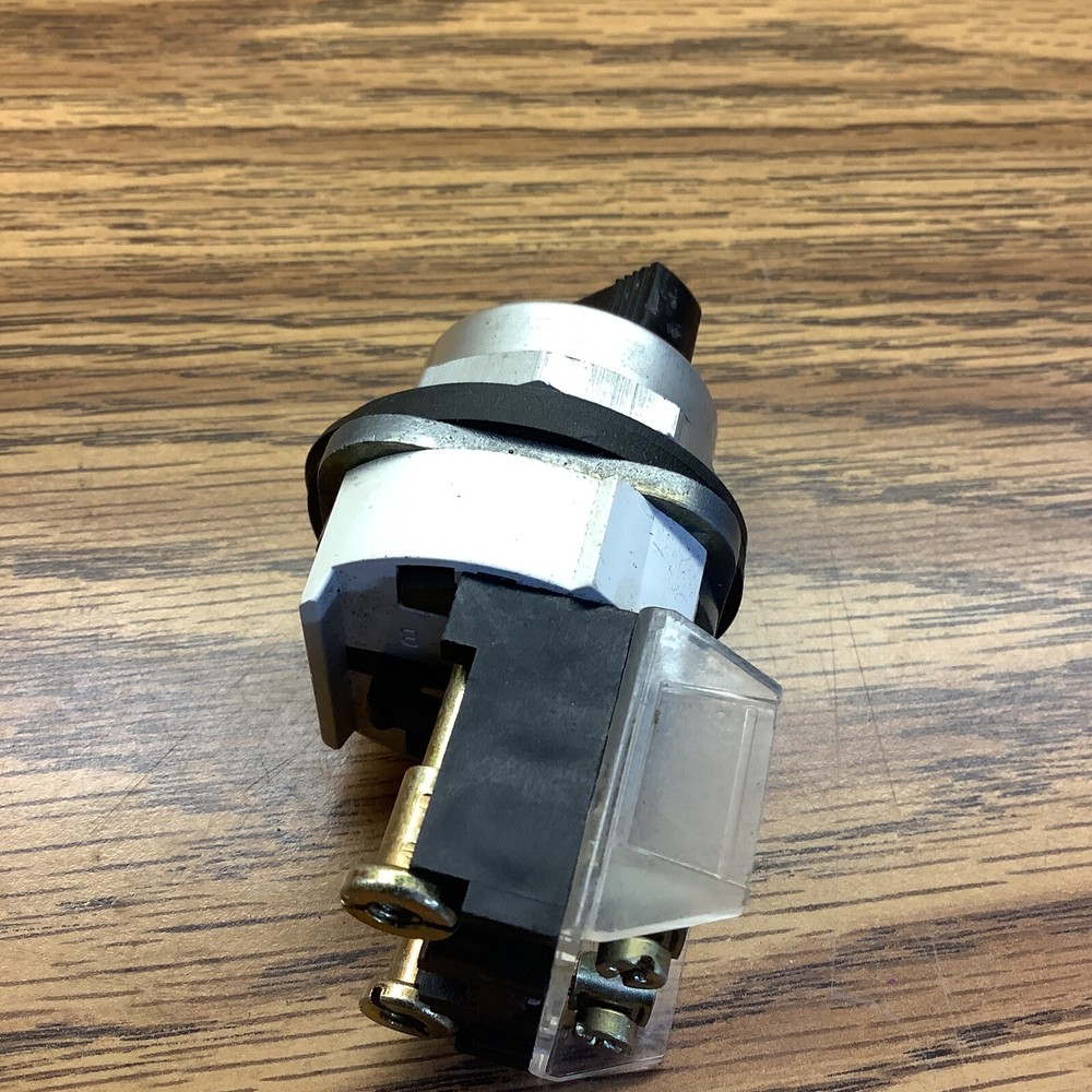 Allen-Bradley 800T-HA2 Ser T Selector Switch