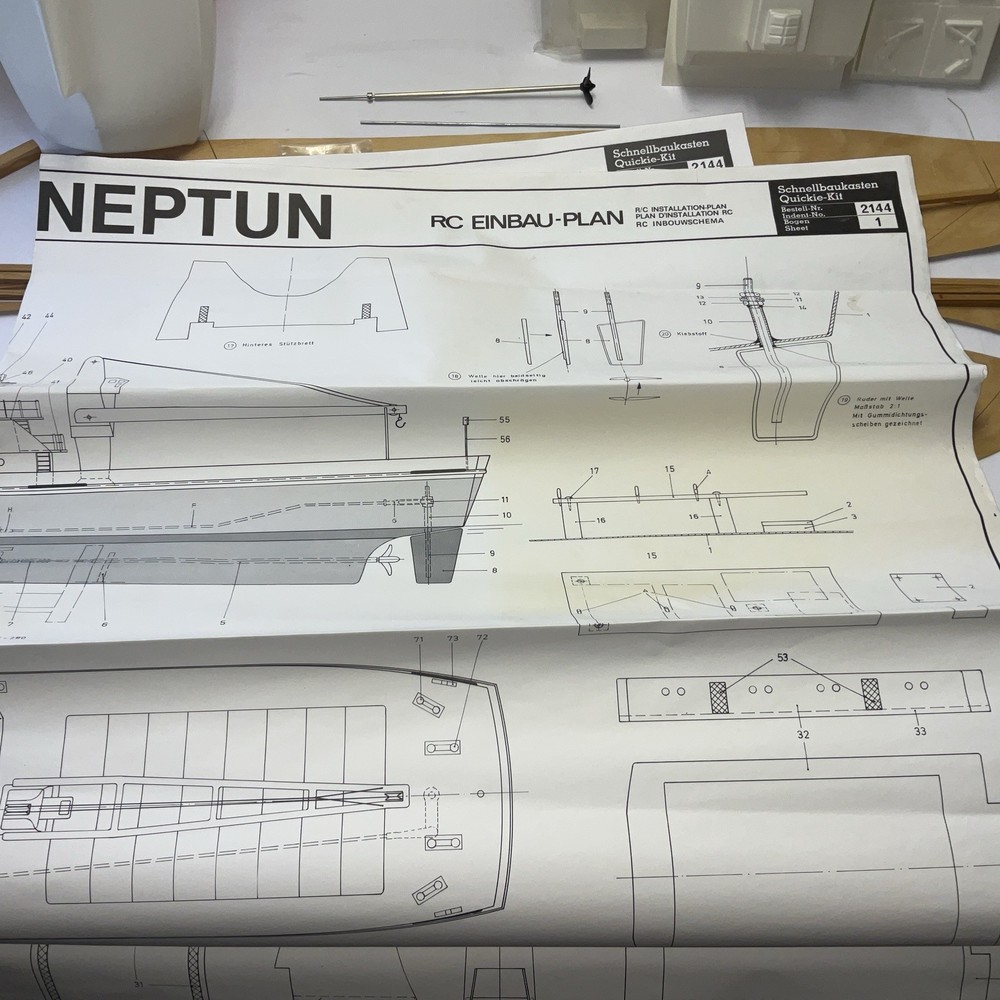 GRAUPNER 2144 Neptun Model Ship Boat Vintage Unbuilt