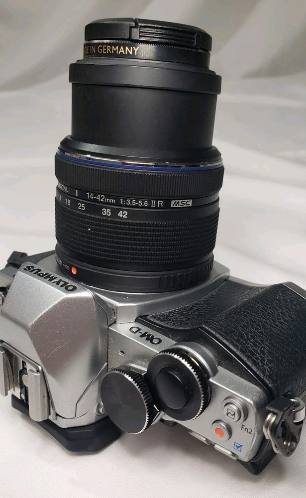 Olympus OM-D E-M10 Digital Camera For Parts