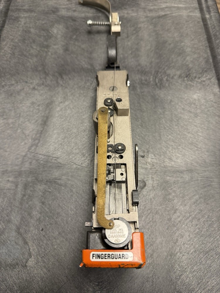 ISP M2000 Stitching Head. Stitcher For Booklets Bindery