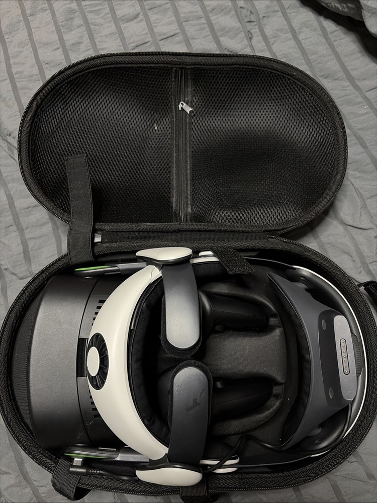 Meta Quest 3s Xbox Edition (With Carrying Case)