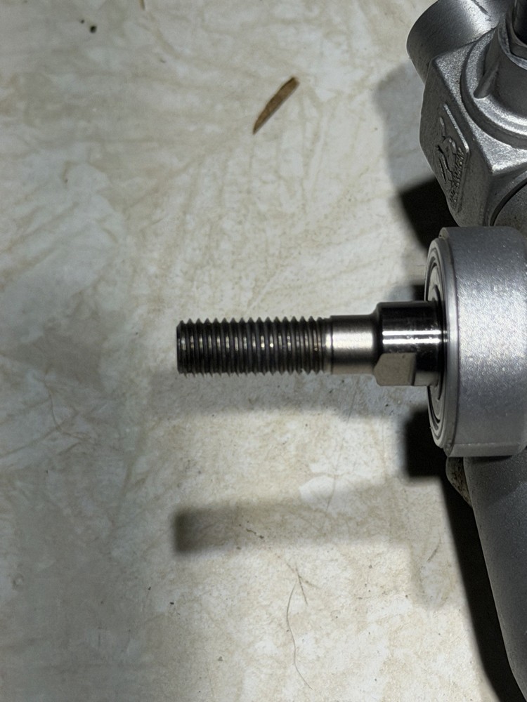 O.S. MAX 32 SX-H Pull Start engine With Muffler.