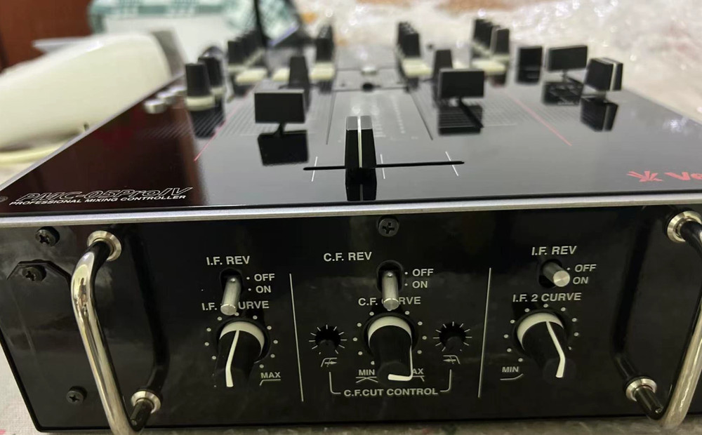 1pcs Vestax PMC-05ProIV Mixing Console