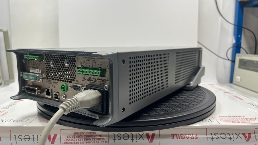 KEITHLEY - 2614B