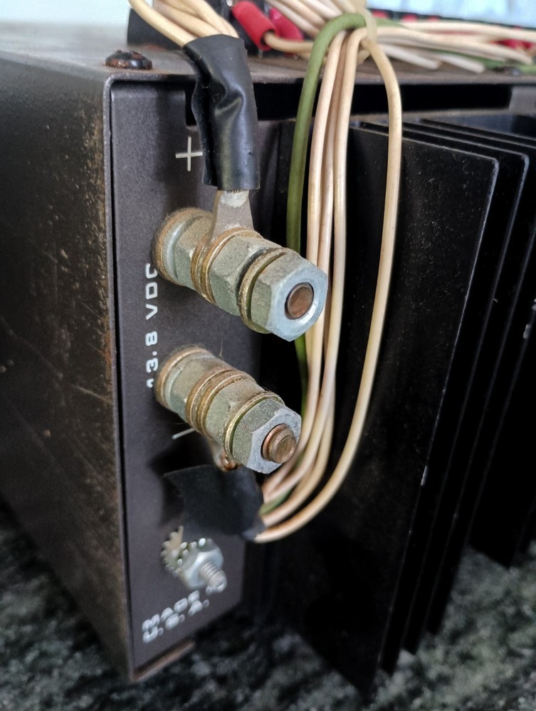 Astron RS-20A 13.8VDC 20A Linear / 16A Continuous Power Supply