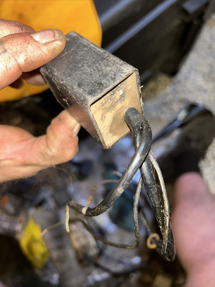 84 SUZUKI QUADRUNNER 185 LT185 2X4 ECU COMPUTER CONTROLLER UNIT BLACK BOX ECM