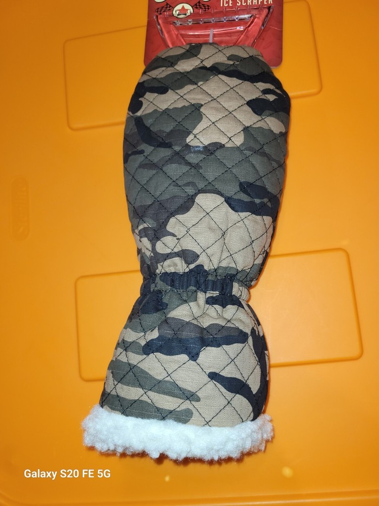 New! SaddleBred Garage Camouflage Mitt Ice Scraper Durable Elastic Trimmed Cuff