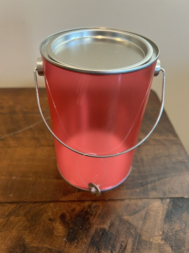 7 Bella Bug Small Paint Cans